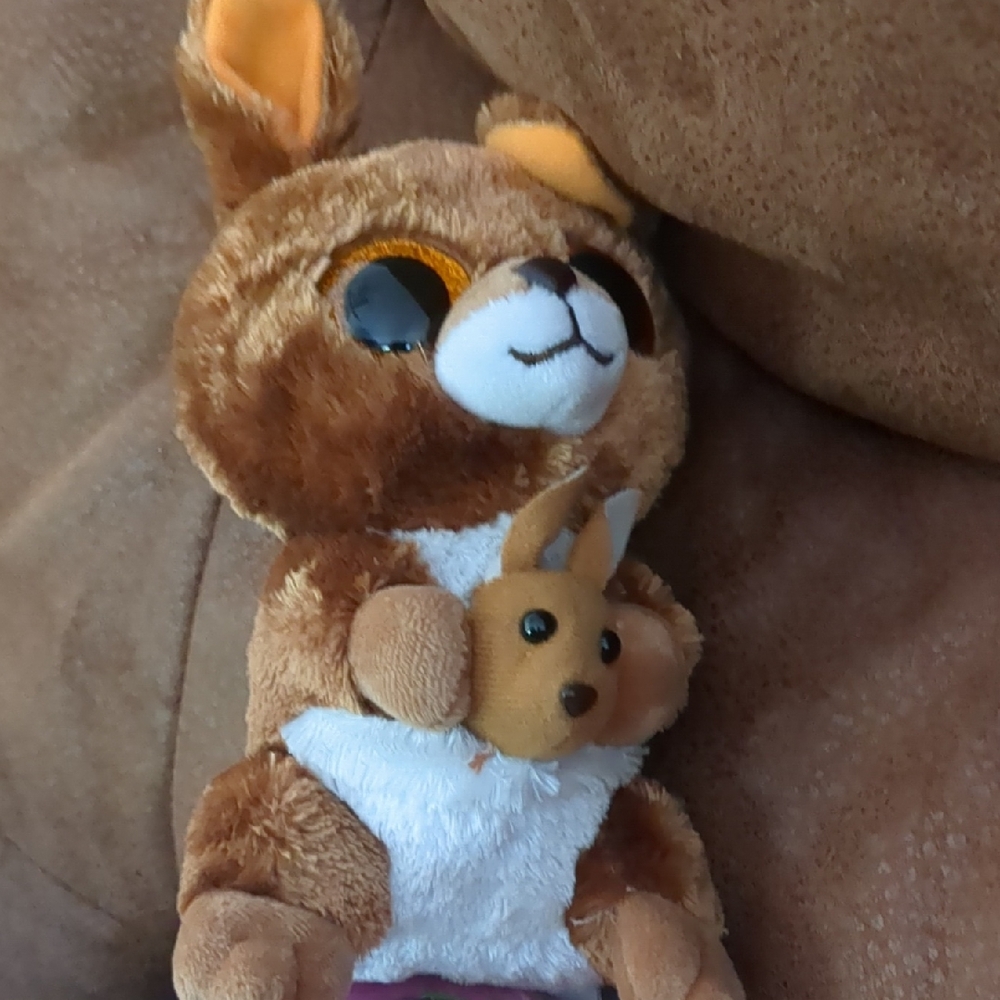 Ty Beanie Boo Kipper 2019 Brown & White Kangaroo Plush with Joey